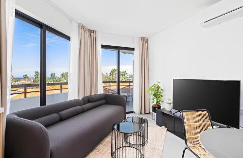 Larnaca Apartment | Finikoudes Marina View #201
