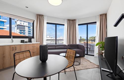 Larnaca Apartment | Finikoudes Marina View #201