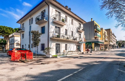 Bibione Apartment | Fiorita: Brand new and modern furnished and very close to downtown and the beach