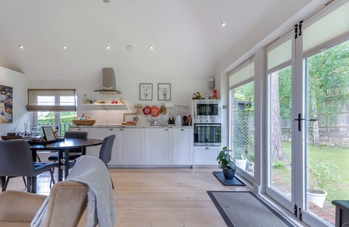 Crowborough Apartment | Fir Tree Apartment - UK49993
