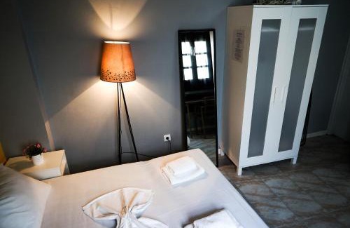 Fira Apartment | Fira Central Apartments with Veranda