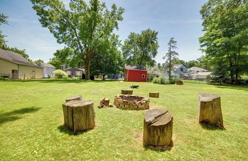 Adrian Cottage | Fire Pit, BBQ & Yard: Family Home in Adrian