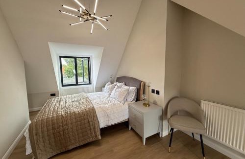 Topsham House | Fire Station View-Central-2 king beds-Brand new interior