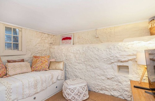 North Adelaide House | Firebird Cottage A Hallmark to Adelaides History