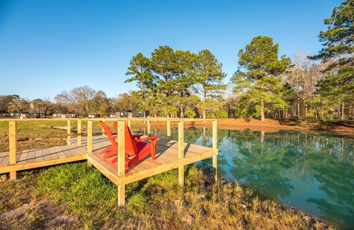 Willis House | Firebox: 2 mins to Lake Conroe! Rooftop deck, Heated Pool, Fire Pit