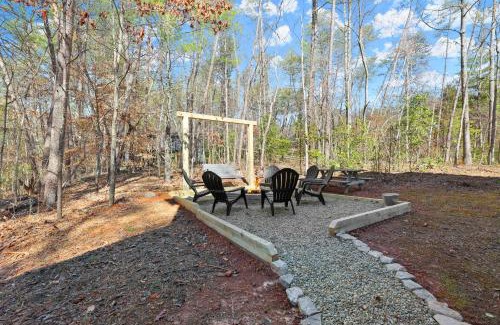 Sautee Nacoochee House | Firefly Lodge - Cozy 4 bedroom cabin minutes to Helen