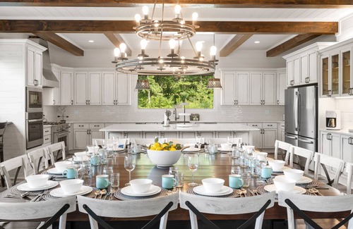 Gatlinburg - Pigeon Forge House | Firefly Mtn Retreat ~ Luxury 4BR Pool Cabin in The Summit at Bluff Mountain