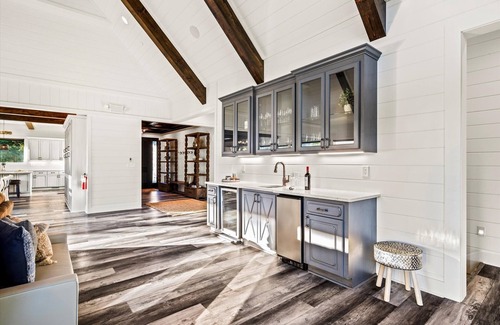 Gatlinburg - Pigeon Forge House | Firefly Mtn Retreat ~ Luxury 4BR Pool Cabin in The Summit at Bluff Mountain