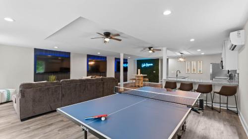 Mooresville House | Fireside Fun by AvantStay Sleeps 18 Waterfront Pool