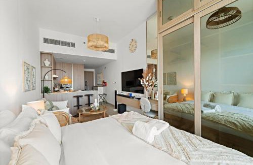Jumeirah Village Triangle Apartment | FIRST CLASS Studio Contemporary Living in JVT
