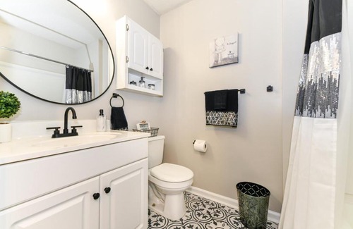 Greensboro Apartment | First floor 2 bed 2 bath with fireplace