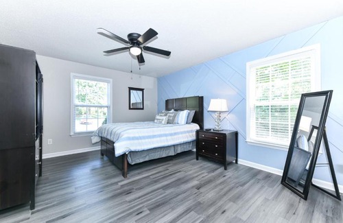 Greensboro Apartment | First floor 2 bed 2 bath with fireplace