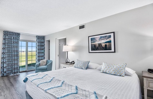 North East Hotel | First Floor Master Suite Bay View