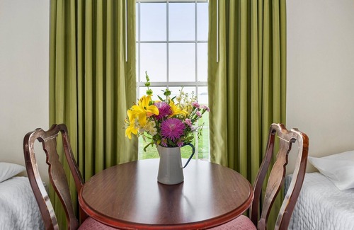 North East Hotel | First Floor Standard Deluxe Bay View