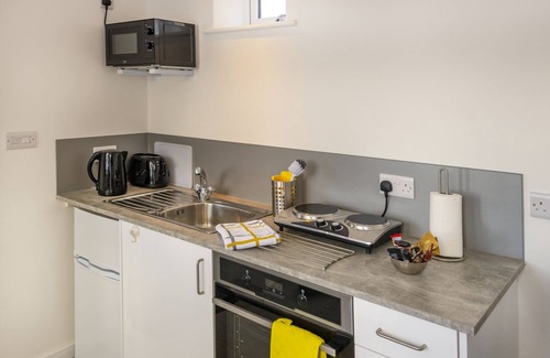 Worthing Apartment | First Floor - Studio-Standard-Ensuite