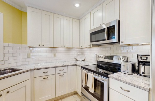 Seabrook Island Villa | First-floor villa overlooking the Ocean Winds golf course 18th fairway