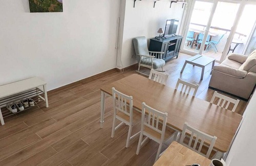 Valdelagrana Apartment | First line and view of the beach. 4 rooms 80m². Very well placed. Andalusia.