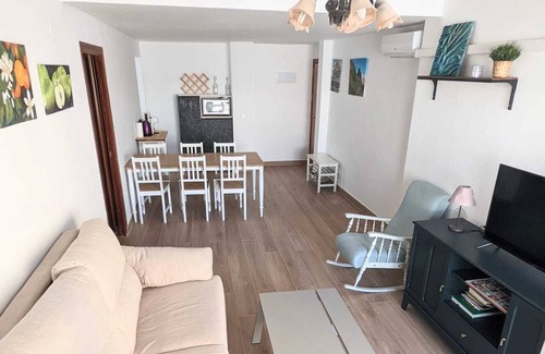 Valdelagrana Apartment | First line and view of the beach. 4 rooms 80m². Very well placed. Andalusia.