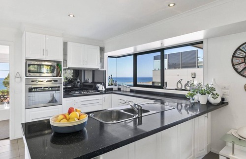 Anglesea House | First Point Anglesea