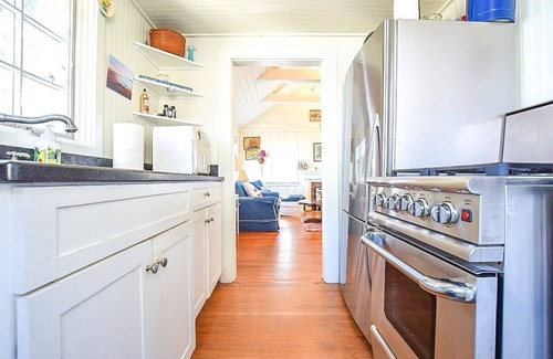 Eastham Cabin | Fish or boat directly off our shared dock!