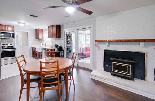 Colonial Beach House | Fish, Relax & Enjoy Lake Views: Colonial Beach Gem