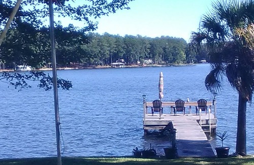 Milledgeville Cabin | Fisherman's cabin located on main body of deep water on Lake Sinclair.