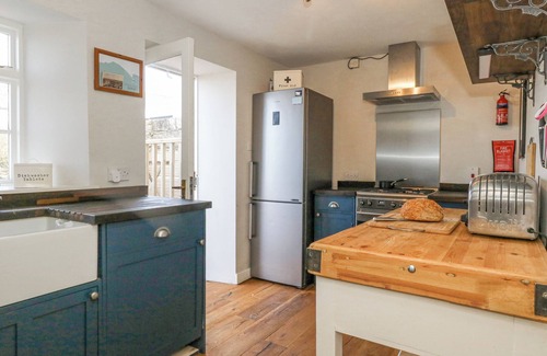 Portland Cottage | FISHERMAN'S COTTAGE, KING STREET, pet friendly in Fortuneswell