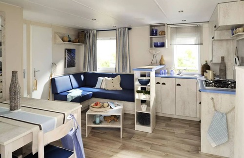 Seillac Ski Chalet | Fisherman's hut - 3 bedrooms - Ergonomic living room with 1 dining area & 1 sitting area - Large open-air terrace 6