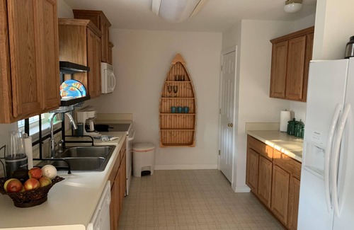 Carrabelle House | FISHERMAN'S PARADISE! Cozy home 2 minutes to the Gulf