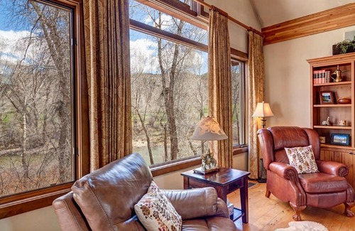 Eagle House | Fisherman’s Paradise on Eagle River