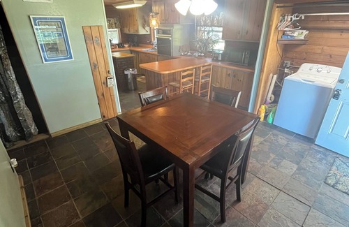 Moore Haven House | Fisherman’s paradiseThis Charming 3-bedroom house with WiFi, AC in Moore Haven,!