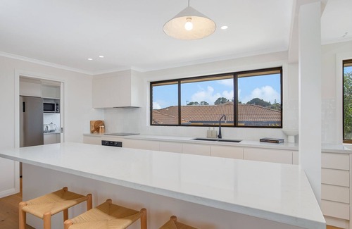 Bermagui House | Fishers Bermagui - With fantastic undisturbed views of the beautiful Beares beach