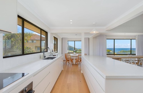 Bermagui House | Fishers Bermagui - With fantastic undisturbed views of the beautiful Beares beach
