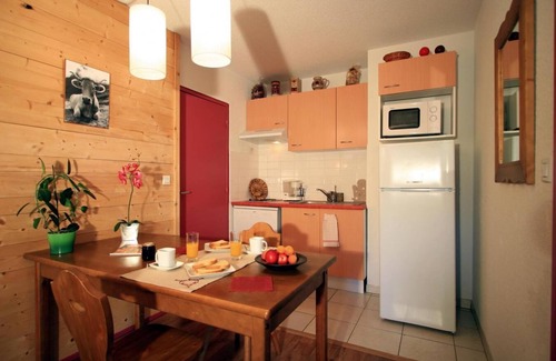 Cauterets Apartment | Fitness, terrace, balcony, parking, tv, ski locker, 35m², Cauterets