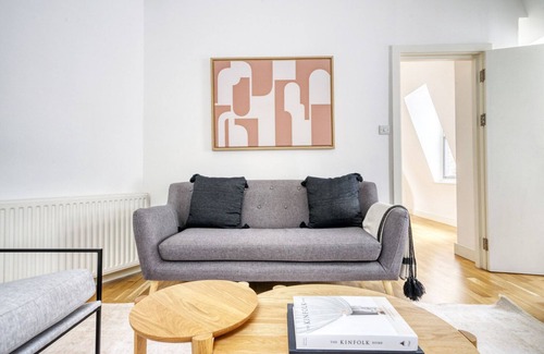 Fitzrovia Apartment | Fitzrovia 2BR on Tottenham Crt Rd, nr. Oxford Str. Shops, by Blueground