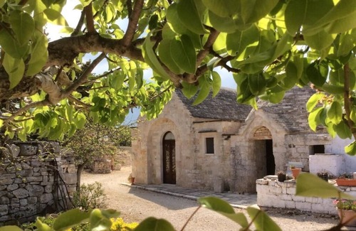 Locorotondo House | Five minutes from Locorotondo and Alberobello, cozy village of trulli and cummer