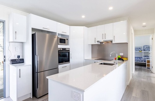 Anna Bay House | Five Pines Beach House at Birubi, 20 Robinson St - pet friendly, aircon and WiFi