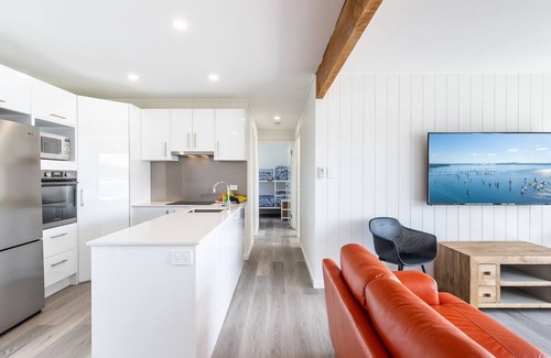 Anna Bay House | Five Pines Beach House at Birubi, 20 Robinson St - pet friendly, aircon and WiFi