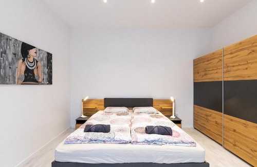Sopron Apartment | Flóra Lak
