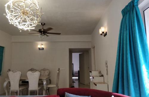 Chinar Park House | FLAGSHIP AIRPORT GUEST HOUSE