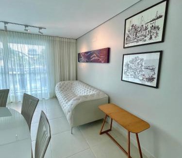 Jardim Oceania Apartment | Flamboyant Home Service- Beira mar - Ap 2 quartos