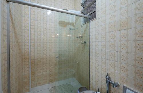 Flamengo Apartment | Flamengo: quarto, sala e vista livre