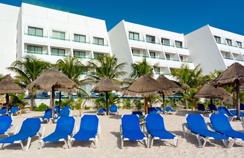 Punta Cancun Hotel | Flamingo Cancun Resort