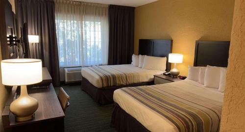 Vero Beach Hotel | Flamingo Inn & Suites Vero Beach I-95