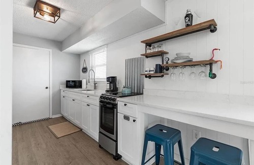 Flagler Beach Condo | Flamingo Suite | Bombora Suites | Steps To Flagler Beach & Restaurants