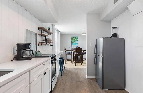 Flagler Beach Condo | Flamingo Suite | Bombora Suites | Steps To Flagler Beach & Restaurants