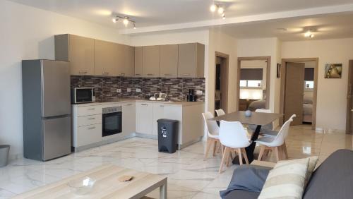 St. Andrew's Apartment | Flat 2 Central Apartment in Swieqi