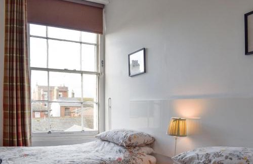 Lowestoft House | Flat 3 Sea View - Ukc4219