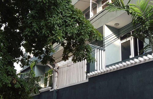 Mount Lavinia Apartment | Flat 4 - Fully Furnished Air-conditioned Three Bedroom Apartment in Dehiwala
