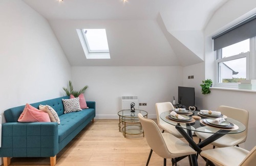 Leatherhead Apartment | Flat 7 Leatherhead
